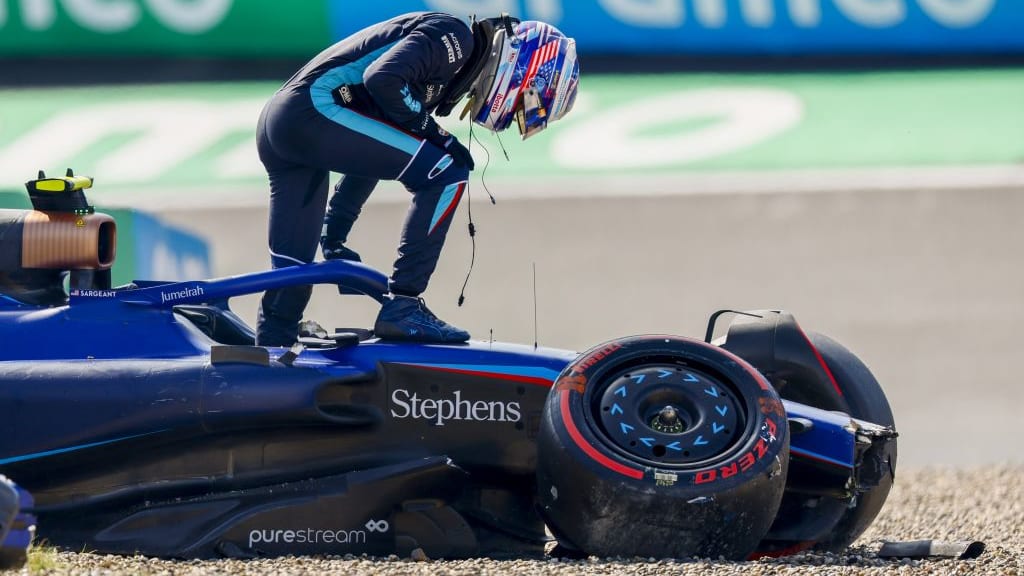ZANDVOORT - Logan Sargeant (Williams) after his crash during qualifying for the F1 Grand Prix of